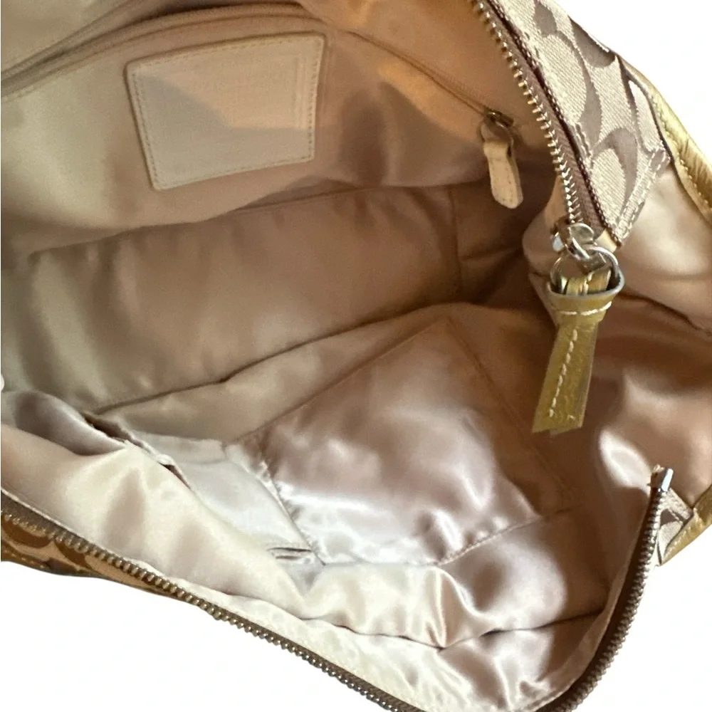 Coach Soho Signature Gold Trim Tote 12564 – Vintage Classic ✨